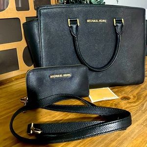 Michael kors black tote purse with wallet